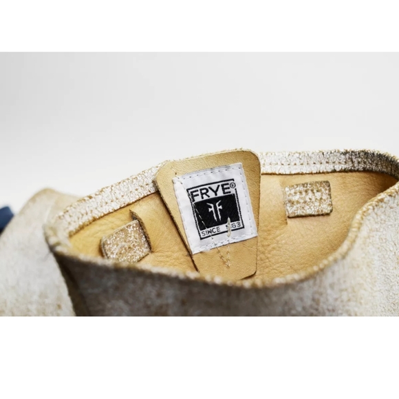 Frye Veronica Short Distressed Crackled Leather Antiqued Engineer Boots - Picture 11 of 11